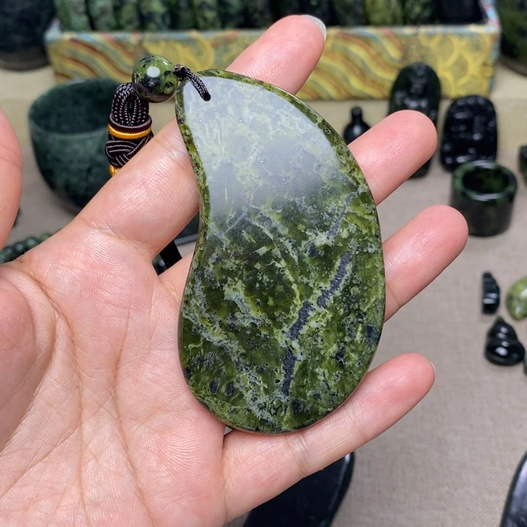 ****福蛇纹石玉未镶嵌刮痧板 带绳