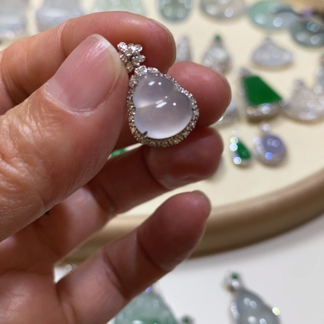 翡翠18K金镶嵌吊坠(不含链)葫芦