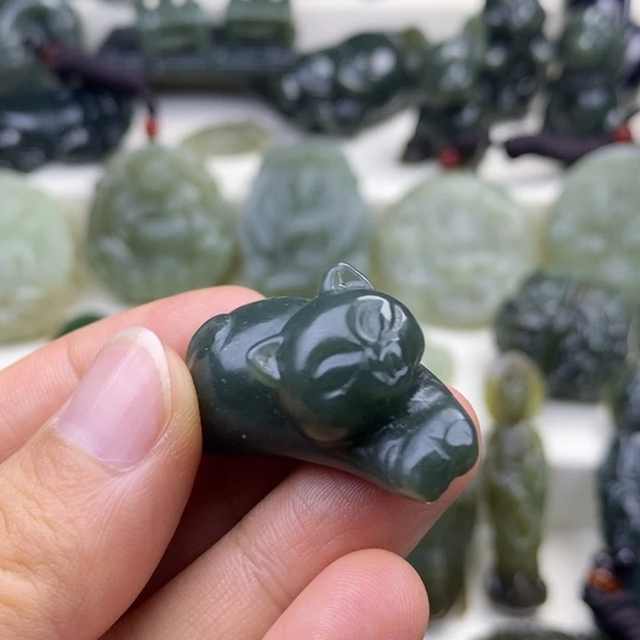 颈饰未镶嵌和田玉