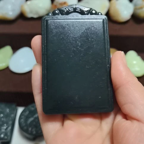 和田玉（青玉）未镶嵌珠宝奇石