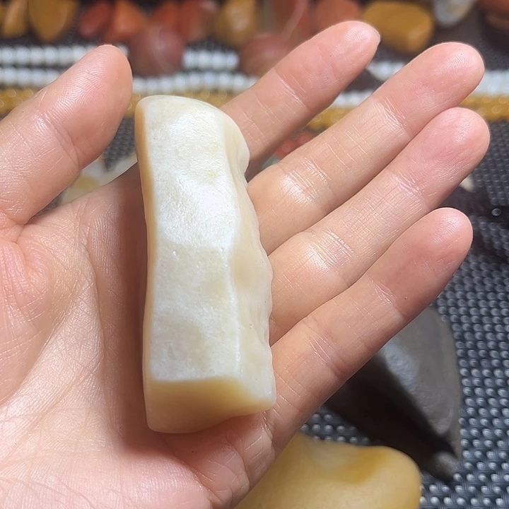 合金石英质玉（天山翠）珠宝奇石