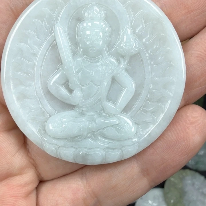 翡翠挂件未镶嵌翡翠