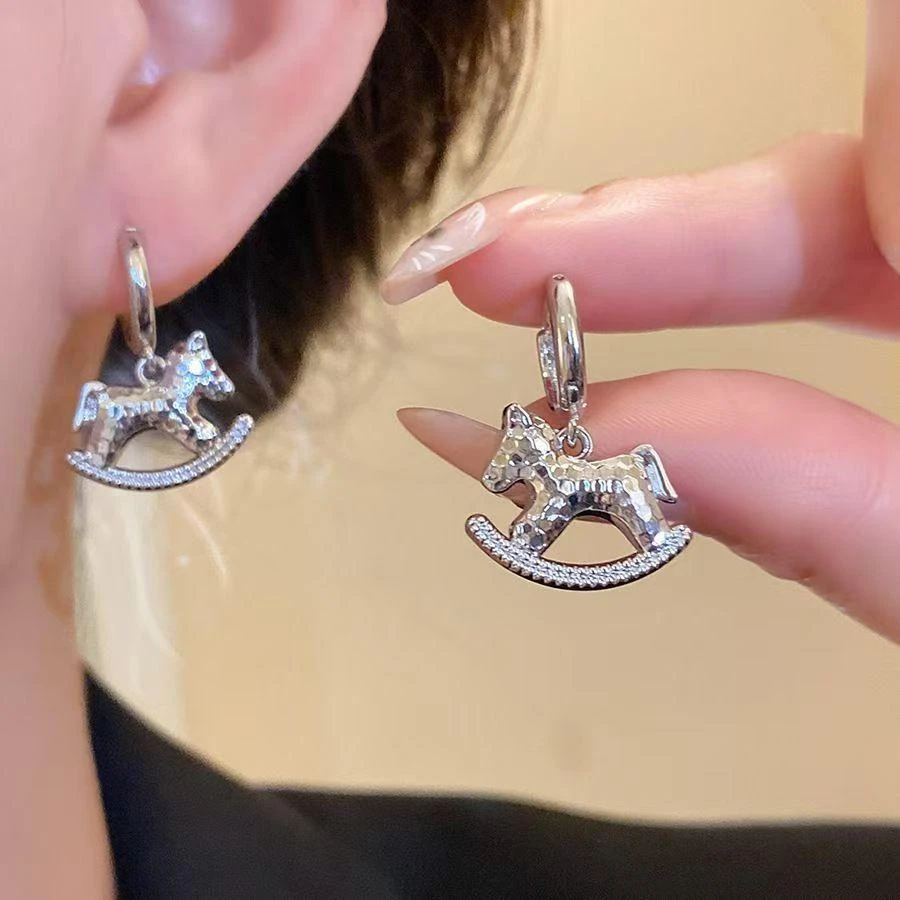 合金耳饰 8537银色小马耳环气质轻奢耳饰灵动设计感耳饰c-002K