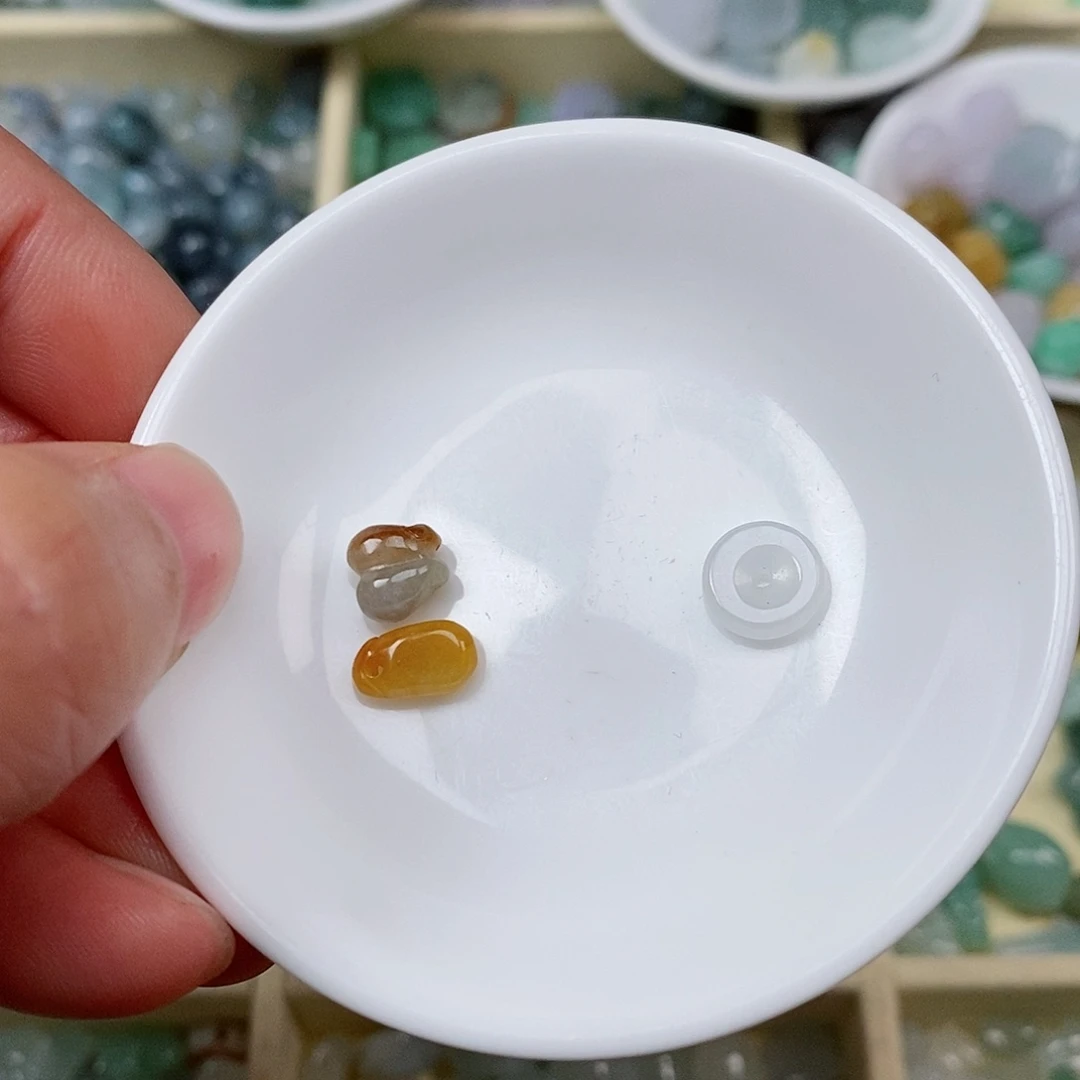 翡翠吊坠(不含链)未镶嵌小*精