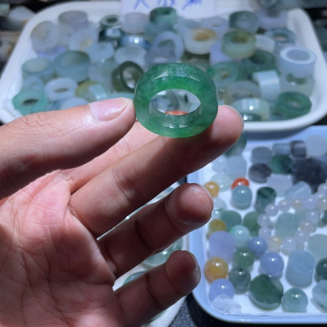 L***X定制翡翠未镶嵌天然翡翠