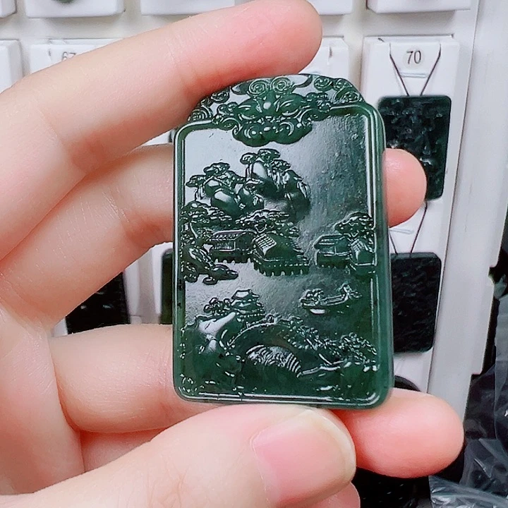 蛇纹石玉颈饰未镶嵌