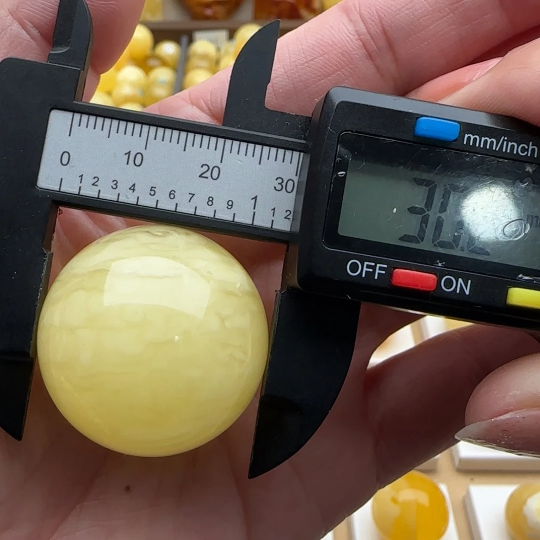 蜜蜡未镶嵌裸石微微瑕飘花珠子