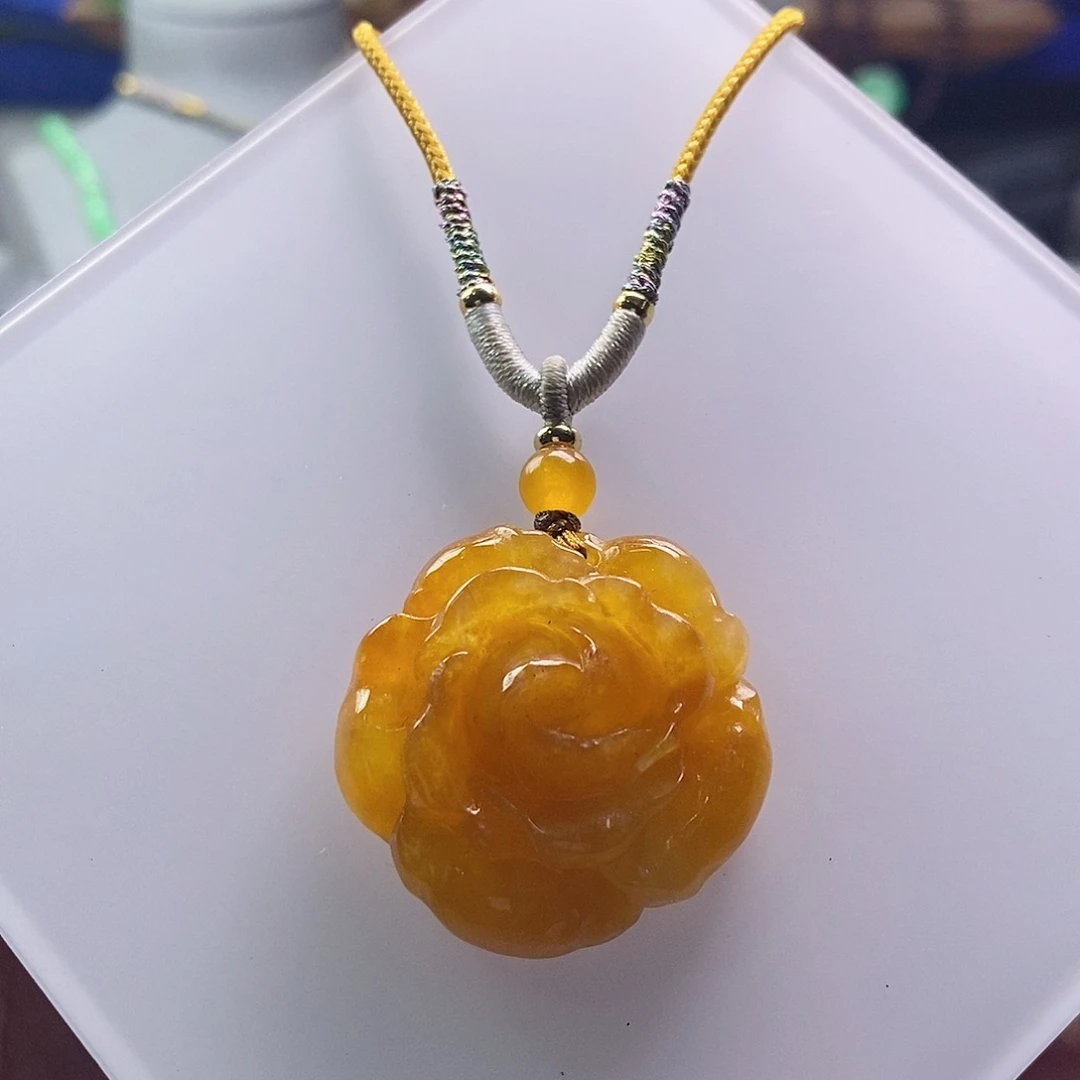 翡翠未镶嵌吊坠(赠链)