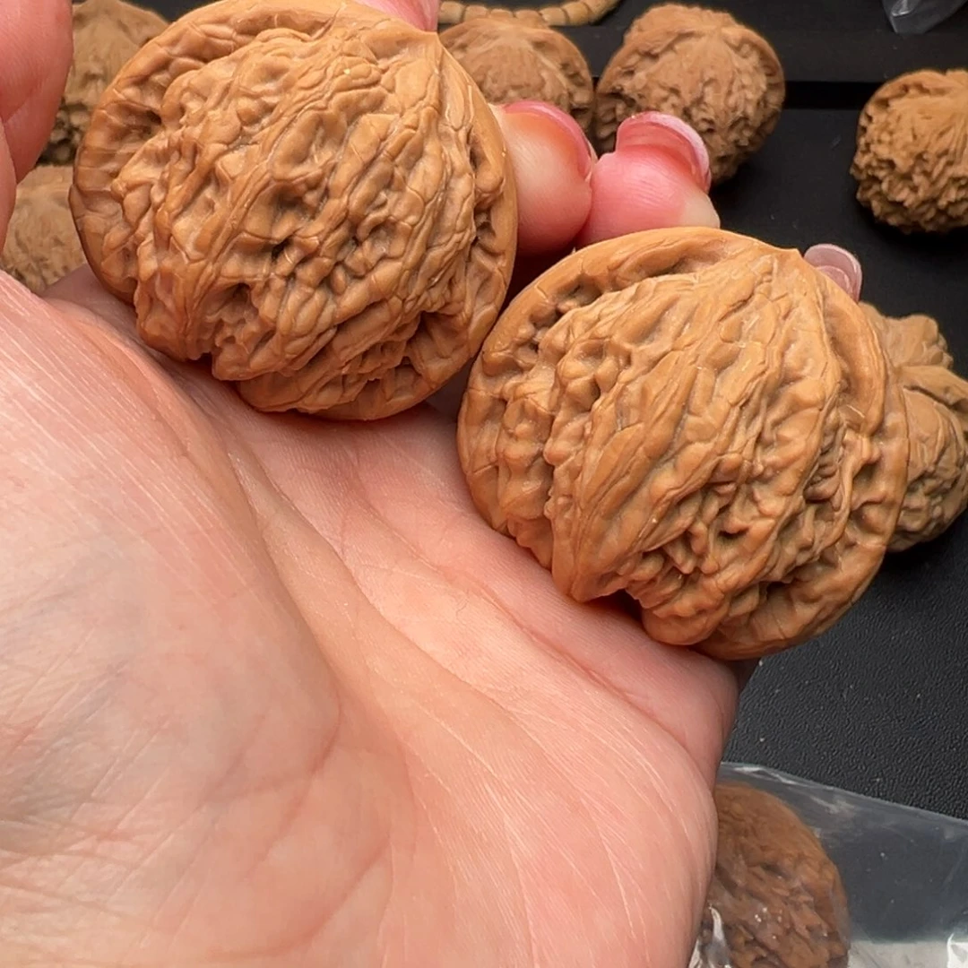 文玩核桃吊坠虎头王43