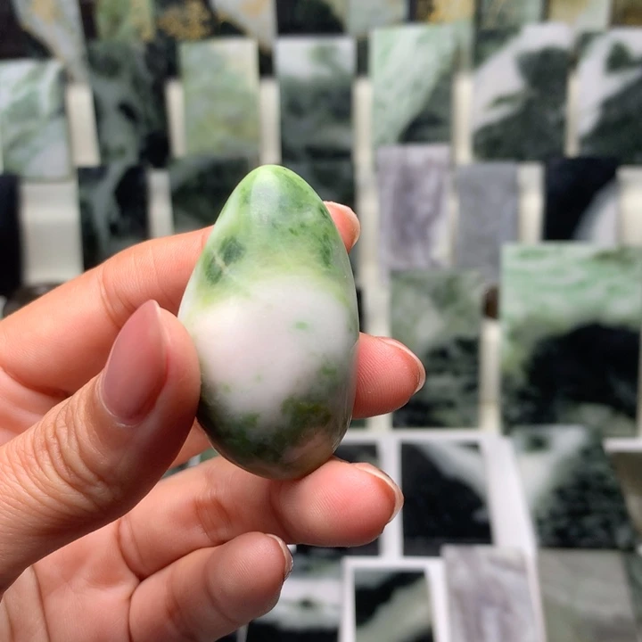 独山玉颈饰未镶嵌感*