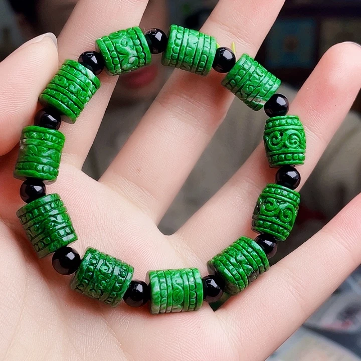 翡翠未镶嵌颈饰多样性