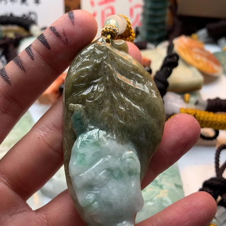 翡翠未镶嵌颈饰保真天然a货翡翠