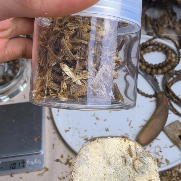 博***业沉香沉香碎屑原材料发3克