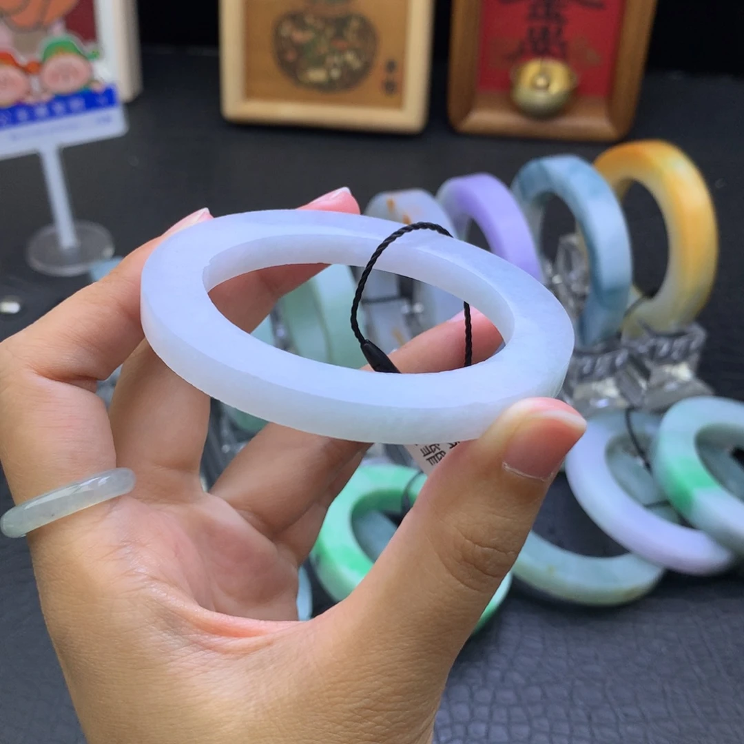 定制翡翠未镶嵌翡翠手镯