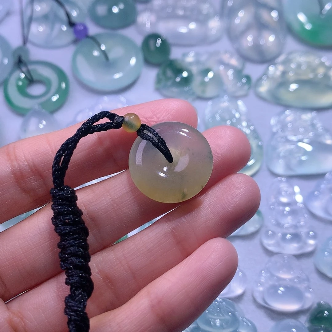 【闪购商品】翡翠颈饰未镶嵌扣