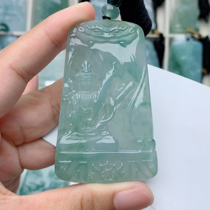 颈饰未镶嵌翡翠虚空藏