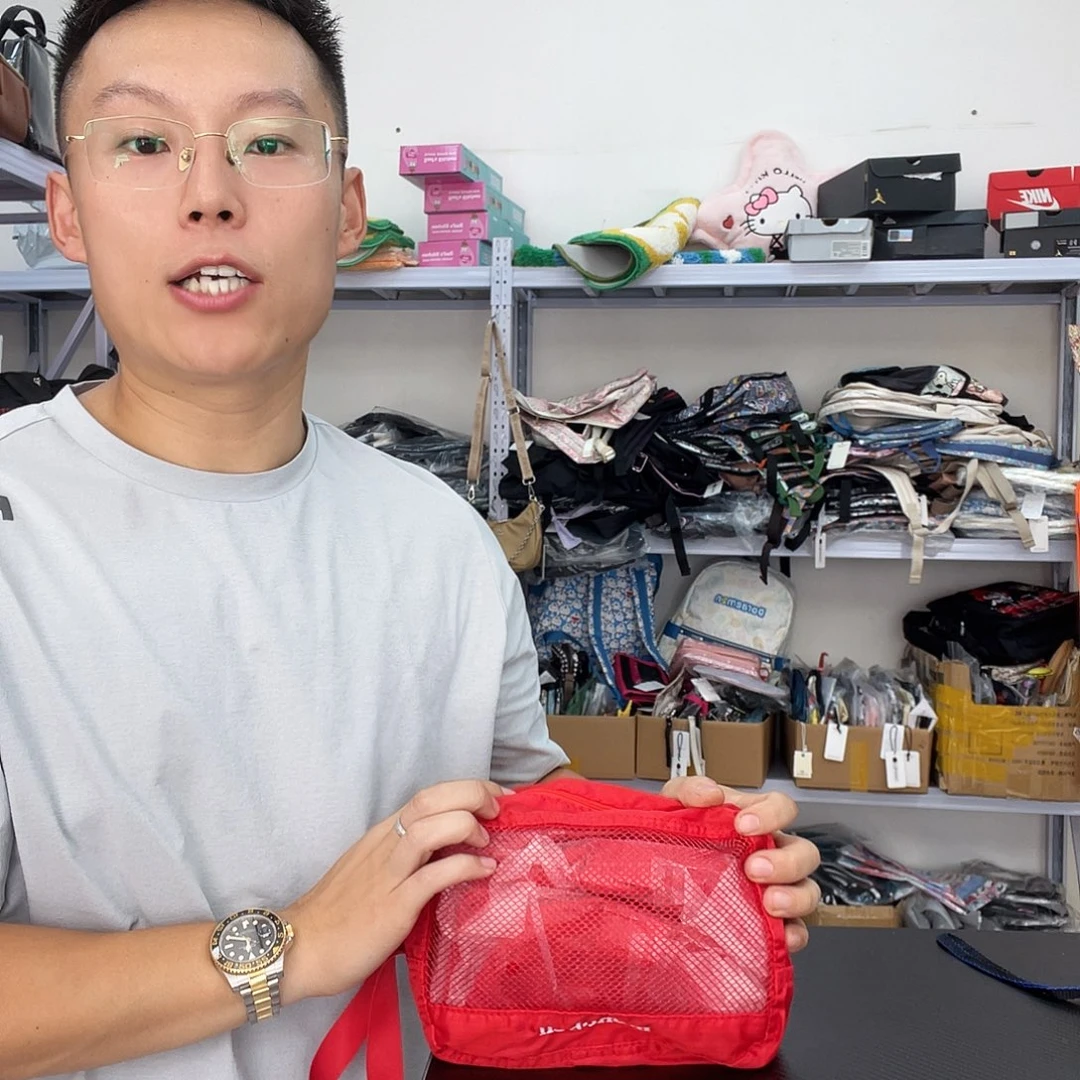 PU化妆包等产品和产品为