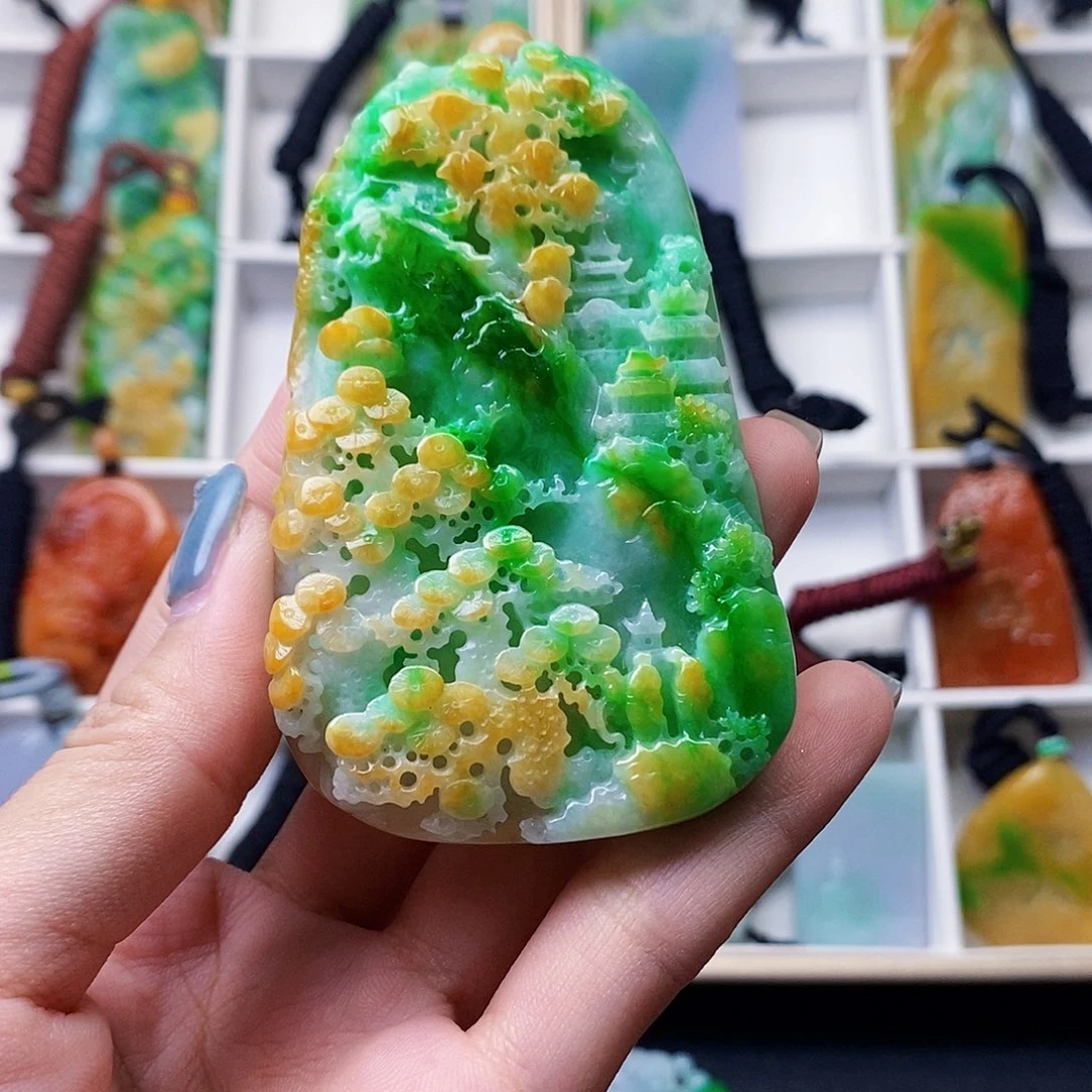 公***装翡翠未镶嵌颈饰翡翠A货