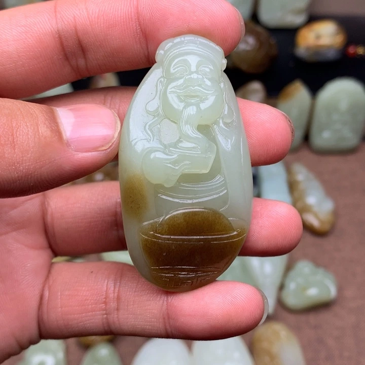 和田玉（糖玉）未镶嵌颈饰