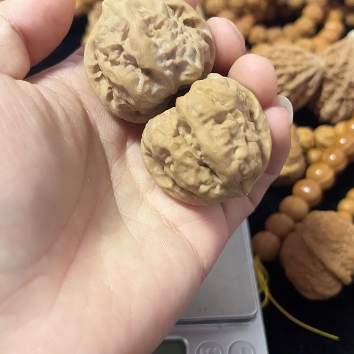 文玩核桃把件39左右瑕疵练手蛤蟆头，编号019