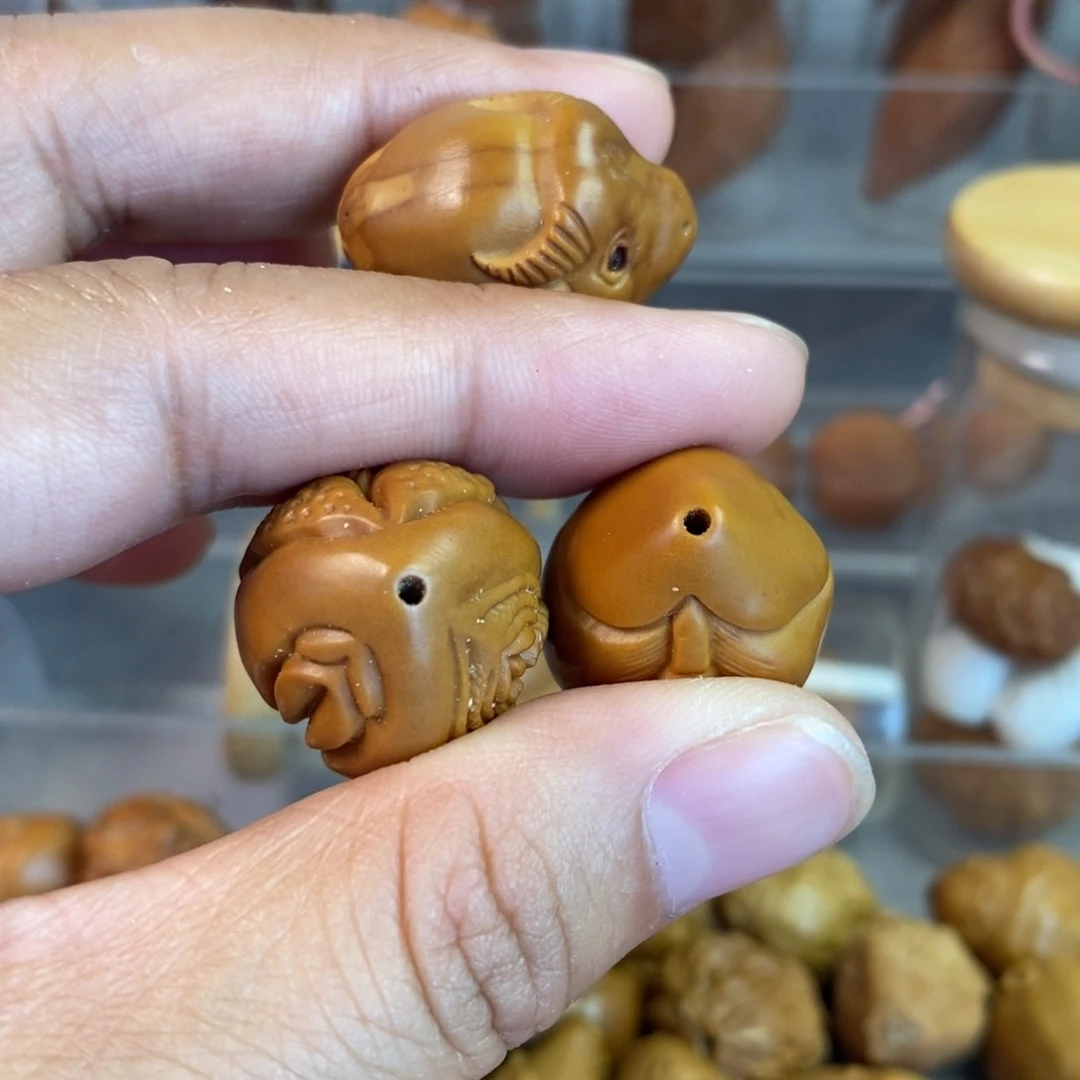 橄榄核吊坠瑕疵品，不退不换，发三颗