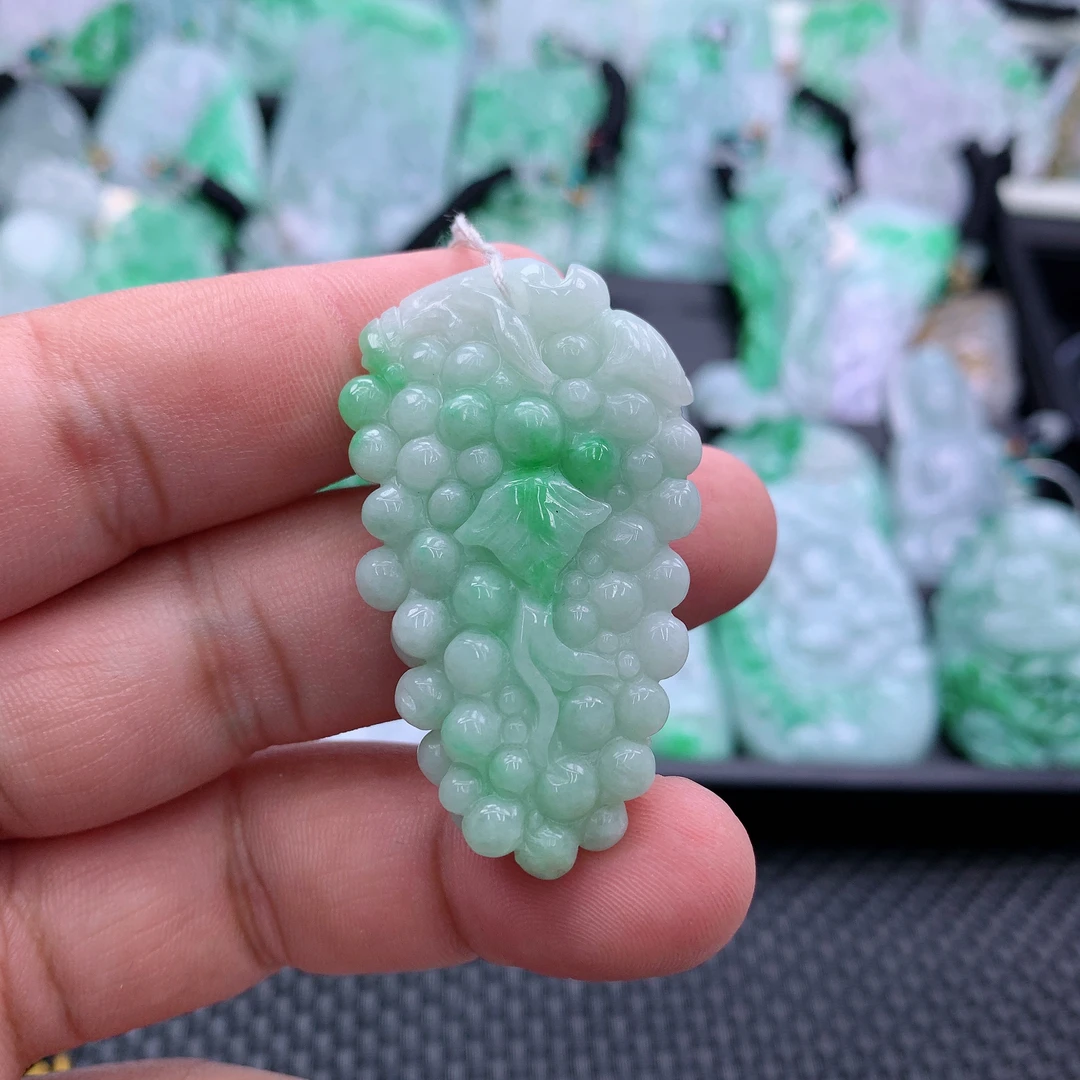 天然A货翡翠葡萄吊坠挂件49.5-28.2-12.6