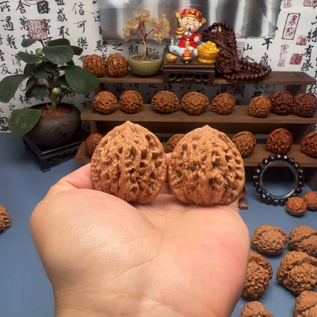文玩核桃把件全品42尺麦穗虎头