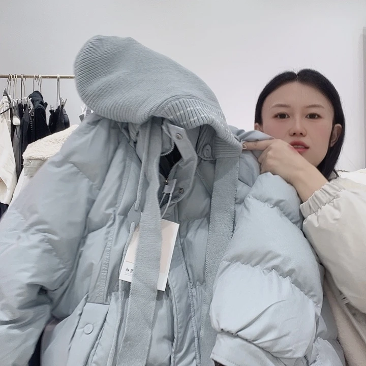蓝色针织帽棉袄5555556