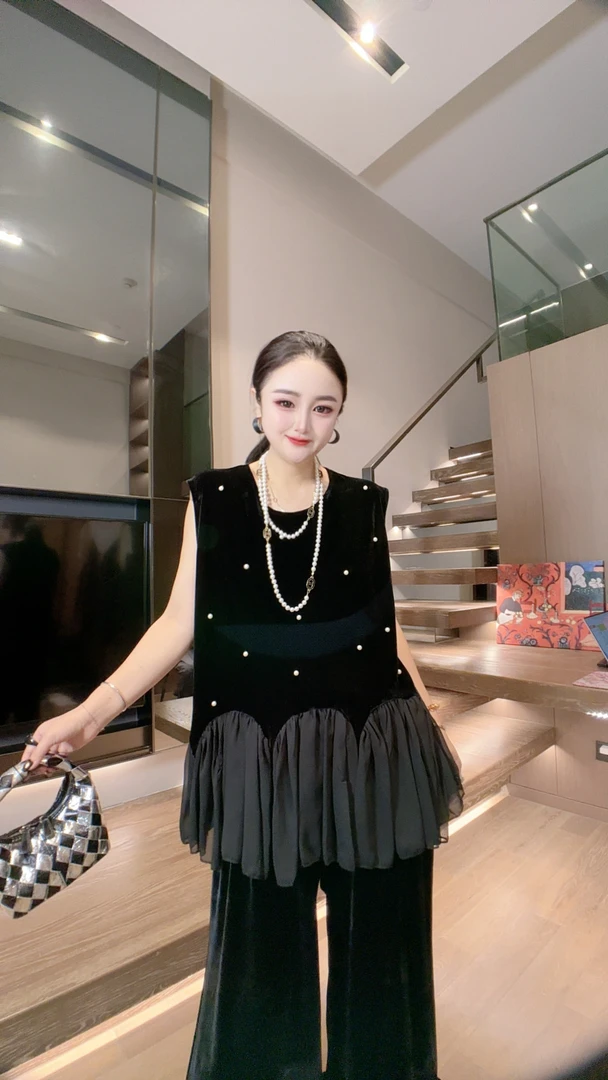 莹莹欧货【珍珠丝绒套装】赫本风法式宽松型背心百搭九分裤拼接套装