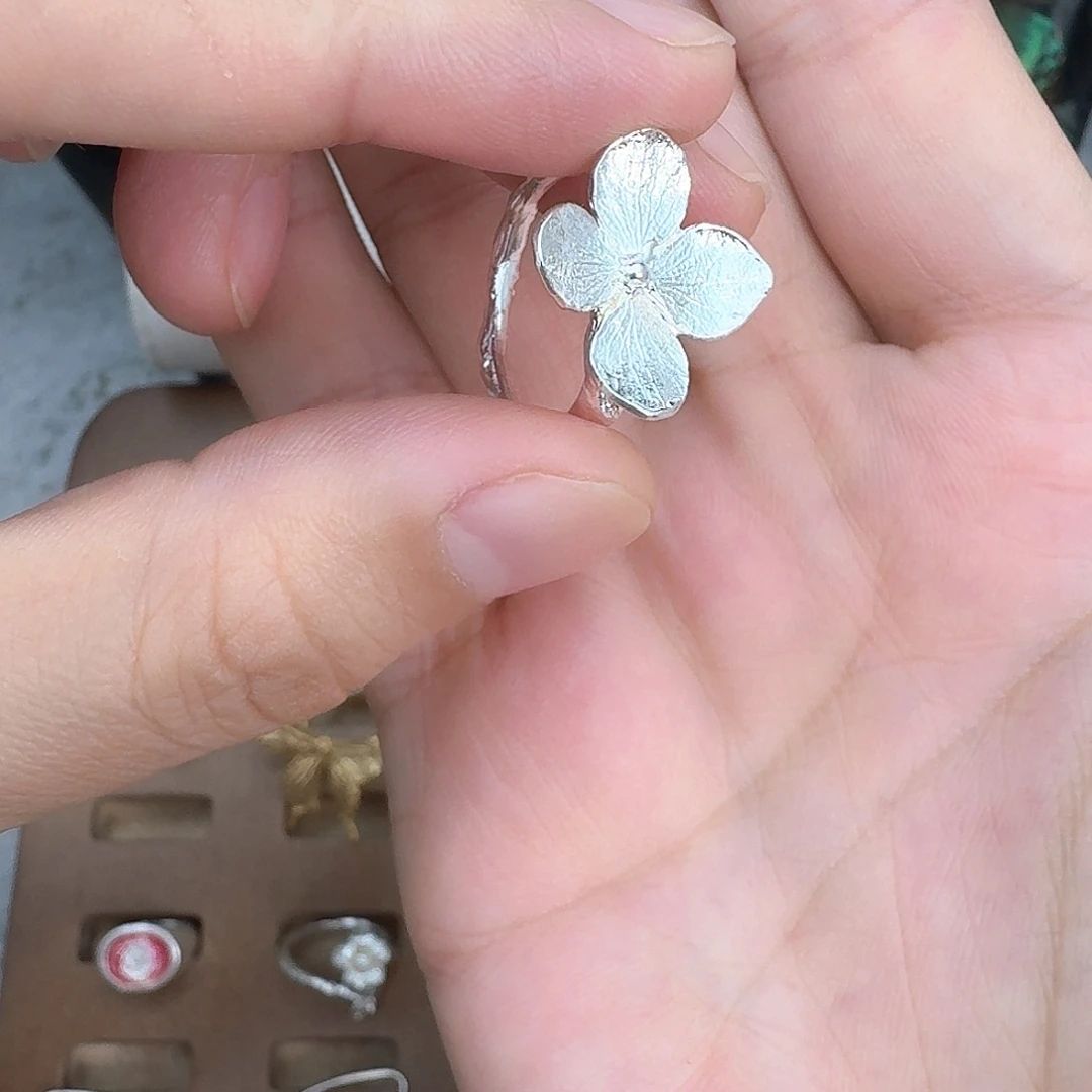 足银足银绣球花戒指