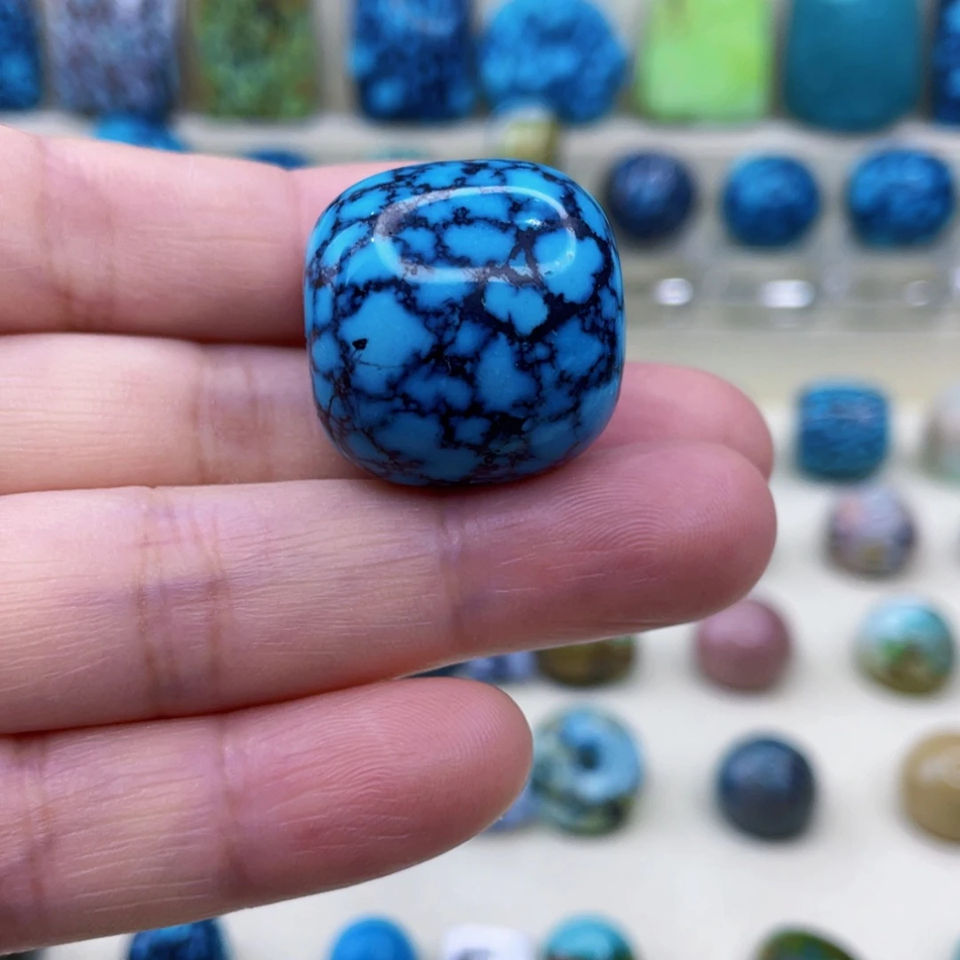 未镶嵌绿松石颈饰