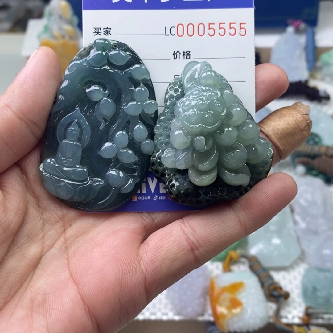 【闪购商品】翡翠吊坠(不含链)未镶嵌佛*