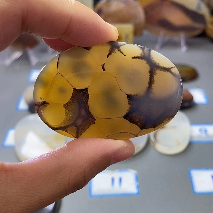 玛瑙/玉髓未镶嵌珠宝半成品76