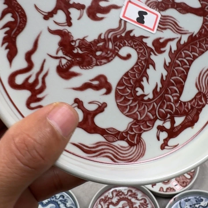 摆件釉里红铠甲龙大壶承