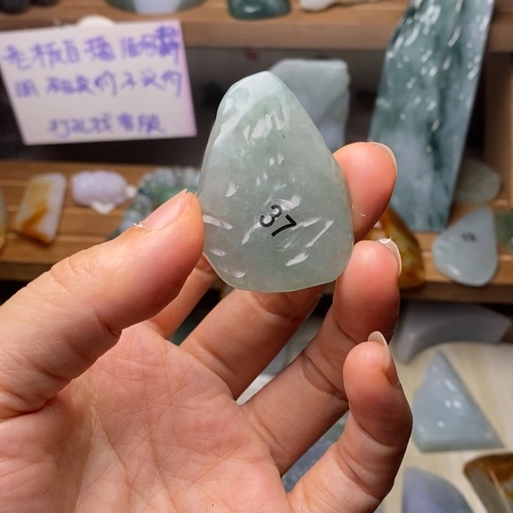颈饰未镶嵌翡翠天然