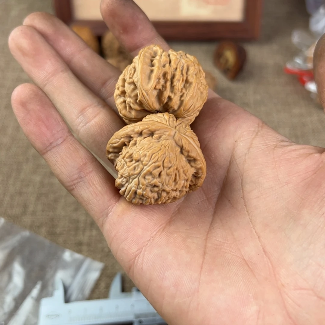 就***徐吊坠文玩核桃白狮子