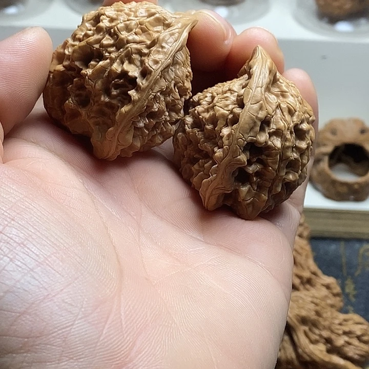 吊坠桃核官帽蛇头