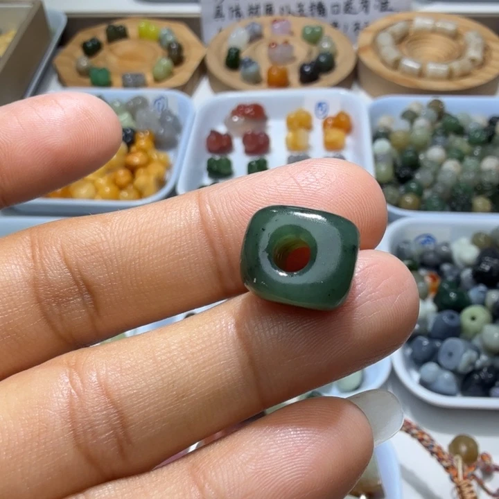 和田玉未镶嵌珠宝奇石