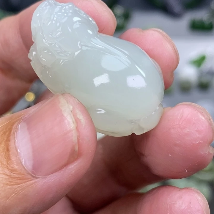 和田玉颈饰未镶嵌?*萄