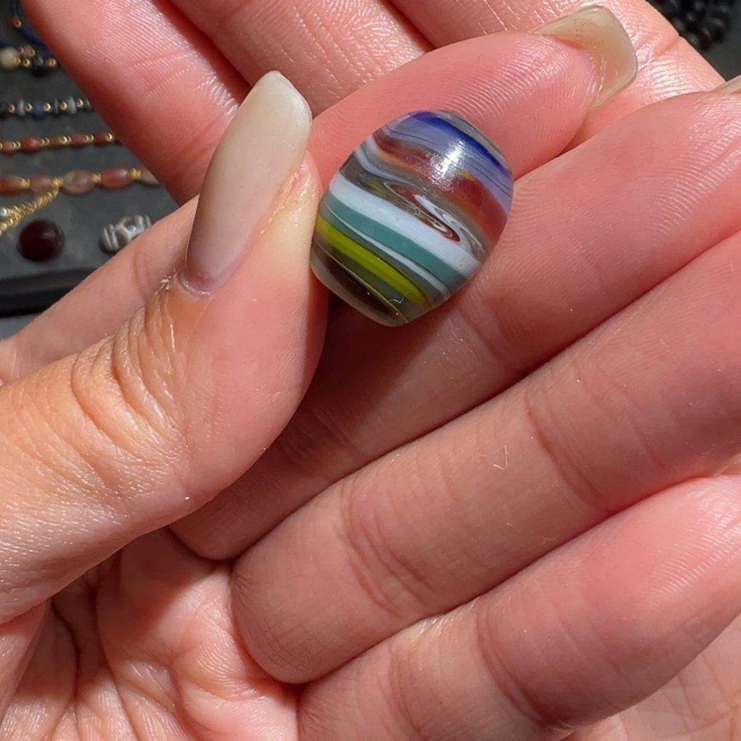 琉璃颈饰各种各样的