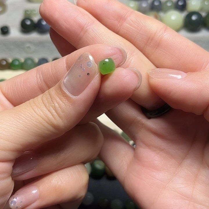 未镶嵌手链和田玉（碧玉）山***^