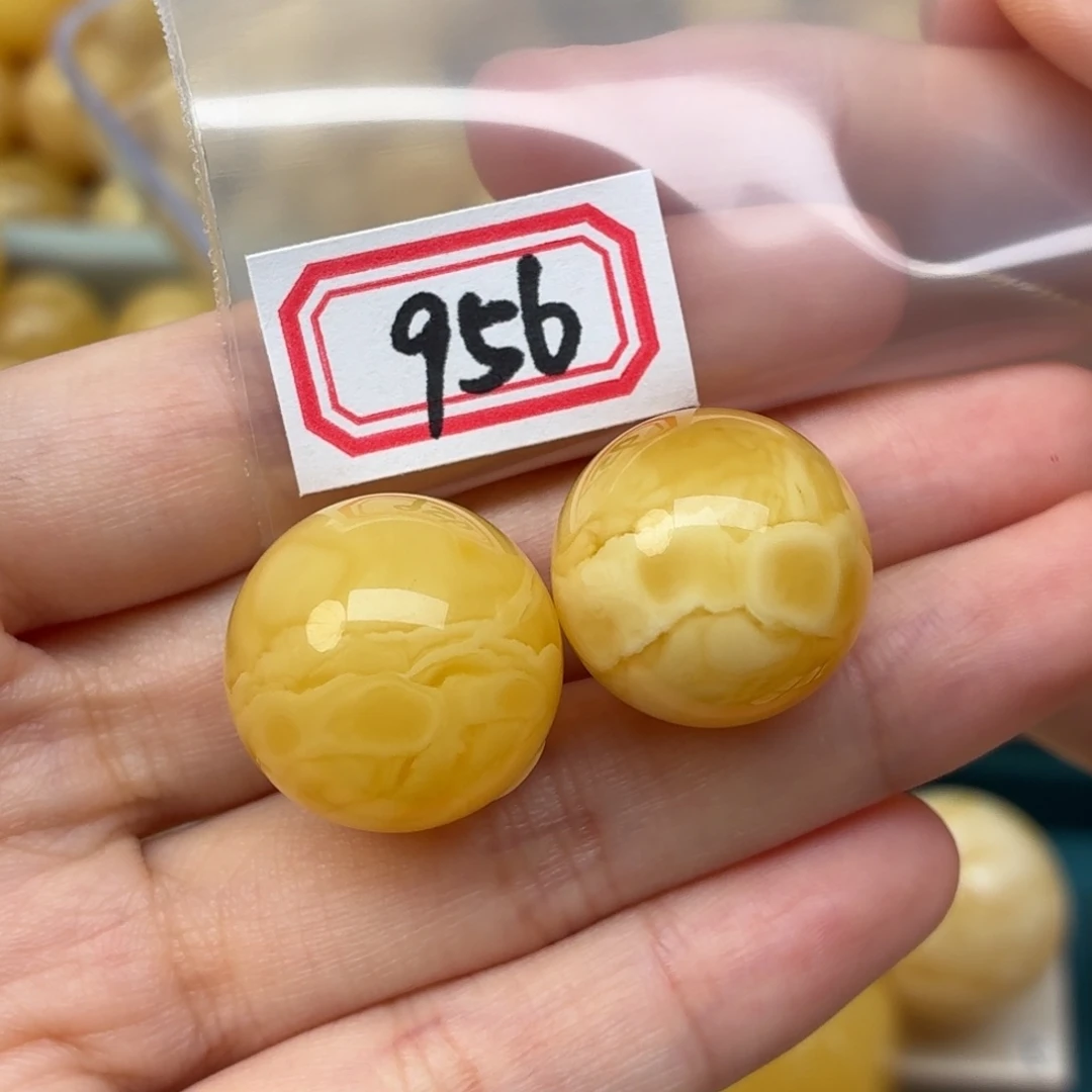 1***。未镶嵌蜜蜡裸石蜜蜡