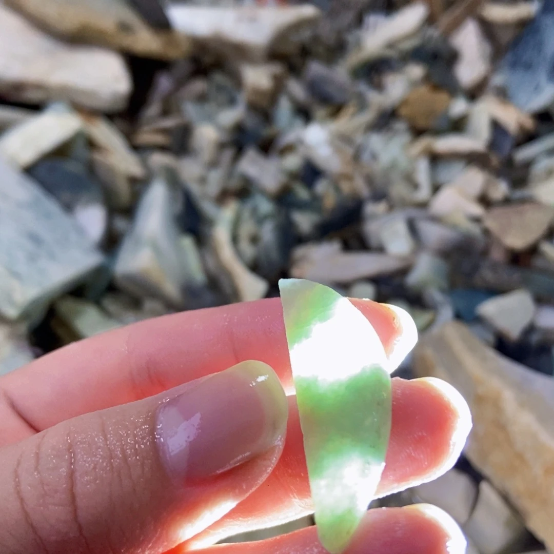 翡翠未镶嵌颈饰天然翡翠