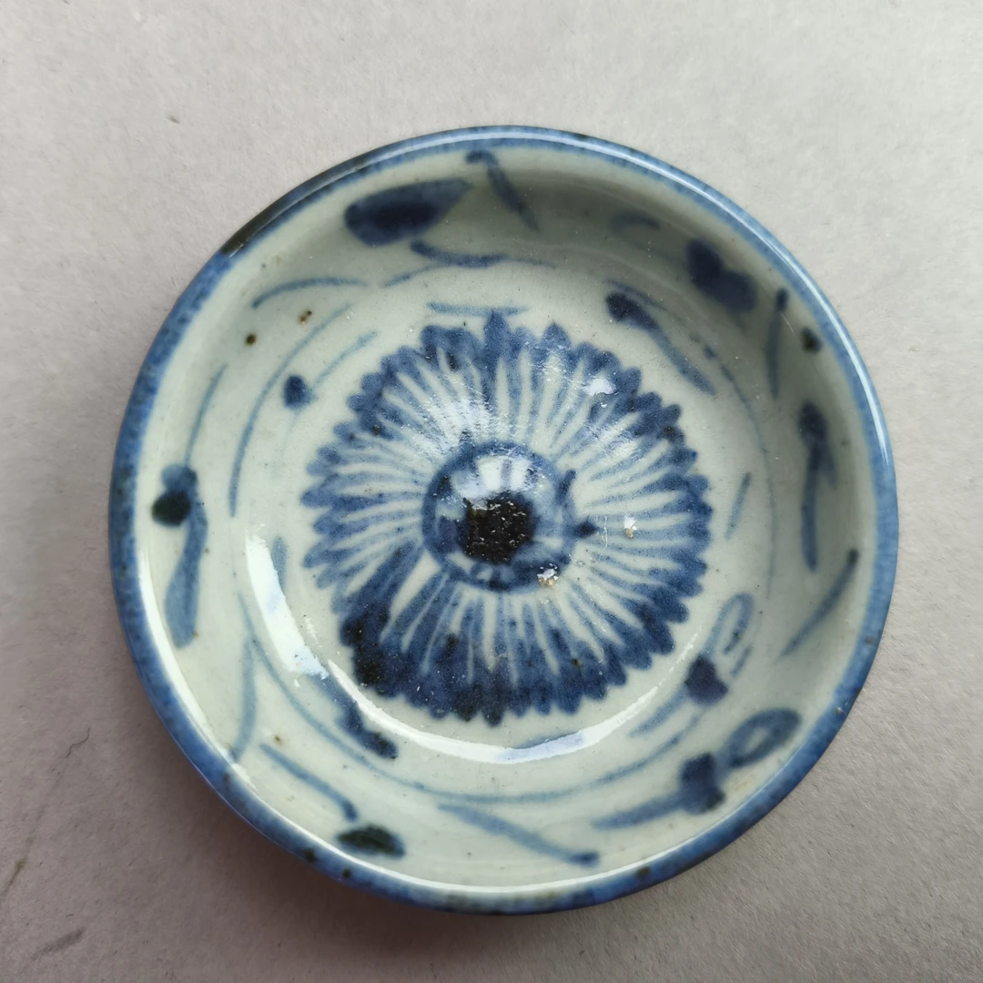 A1813清晚期青花花卉纹小碟 直径6.8cm