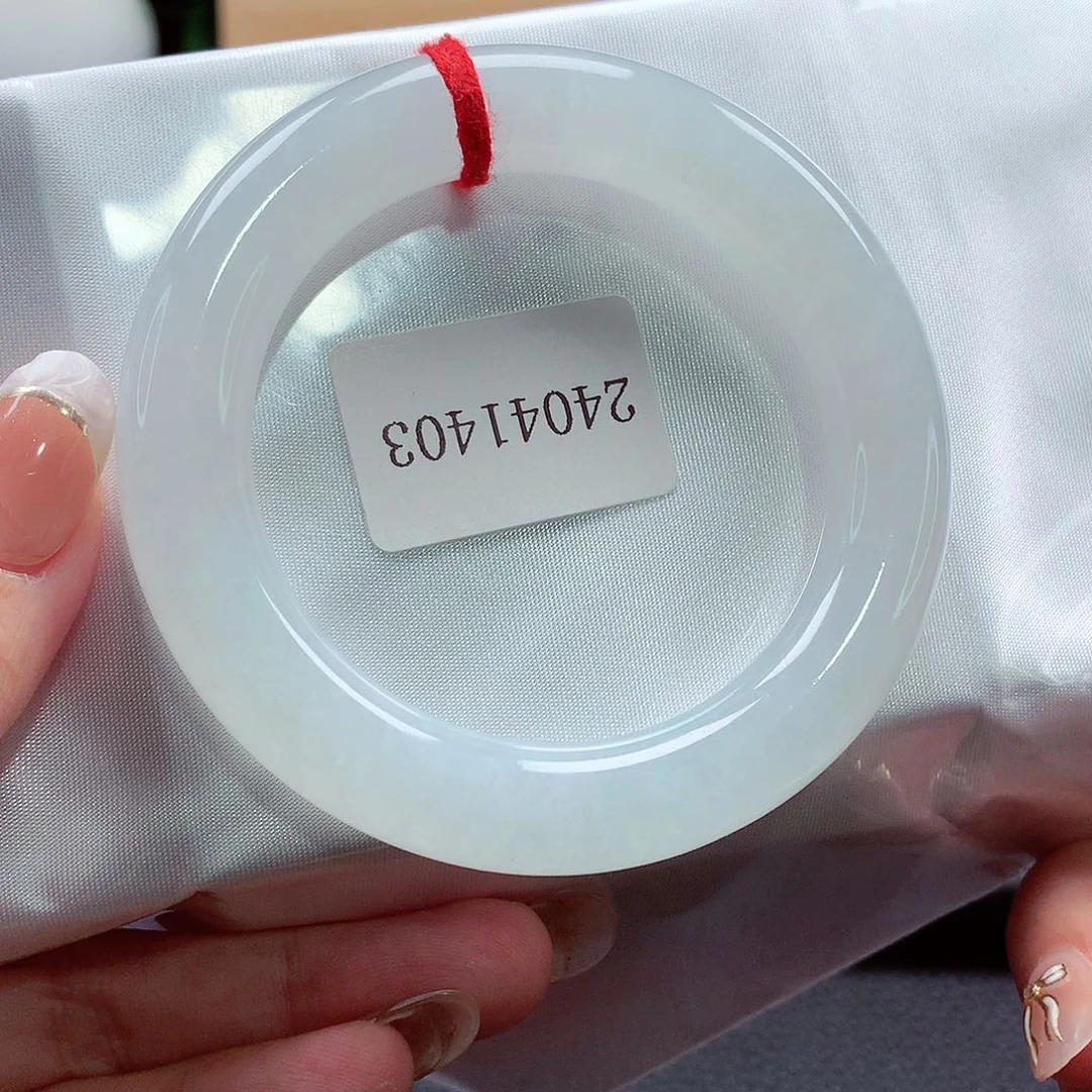 未镶嵌手镯（圆镯）翡翠93号，天然A货翡翠手镯