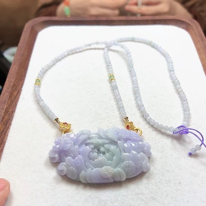 翡翠颈饰未镶嵌吊坠