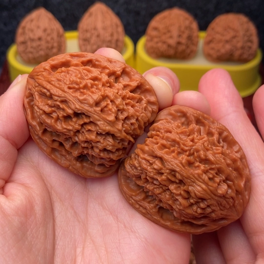 把件文玩核桃42红皮 三角彊