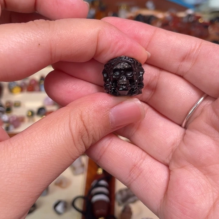 未镶嵌颈饰玛瑙/玉髓44三面骷髅