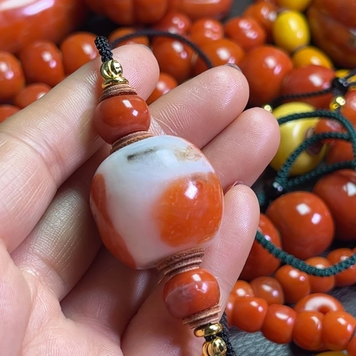 颈饰琉璃当**姆琉璃………..