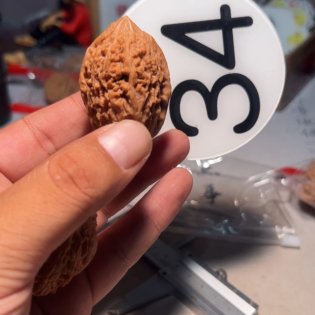 火****文玩核桃，白色34号
